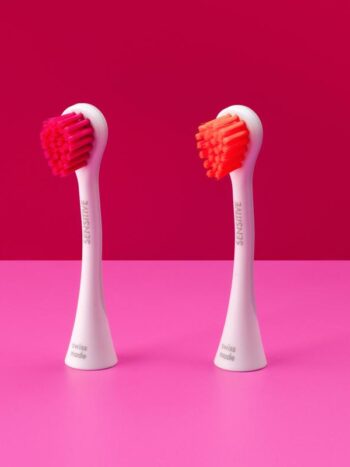 Alternative view of Curaprox Hydrosonic color sensitive brush heads